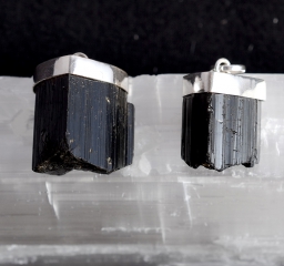 Sch�rl-Anh�nger gro� schwarzer Turmalin